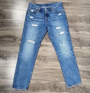 Levi's 501 CT Jeans Size 25 Tapered Leg Ankle Length Medium Blue Distressed
